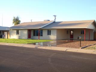 2446 Village Dr, Phoenix, AZ 85023-2253