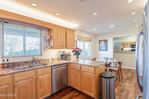 515 Alice Ave, Phoenix AZ  85020-3101 exterior