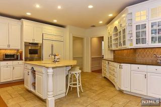 5 Huyler Landing Rd, Cresskill NJ  07626-1741 exterior