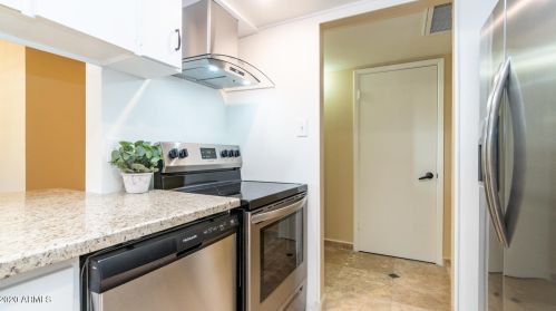 2136 Bethany Home Rd, Phoenix AZ 85015-1938 exterior