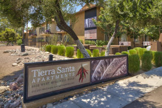 4620 Mcdowell Rd, Phoenix AZ  85035-0902 exterior