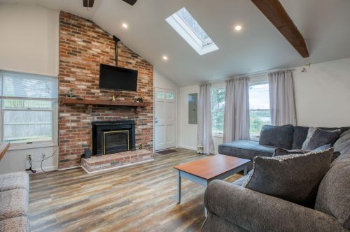 280 Great Pond Rd, Eastham MA  02642-2402 exterior