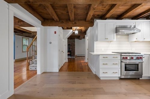 8 Seaview Ln, Newbury MA  01951-2312 exterior