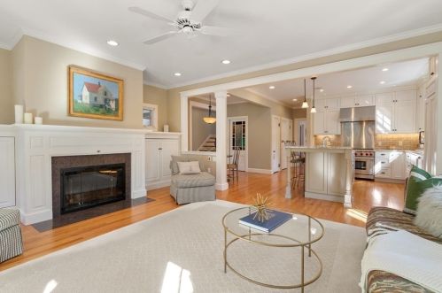 120 Pleasant St, Newton MA 02459-1810 exterior