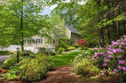 438 South St, Carlisle, MA 01741-1511