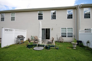 8 Stonehill Rd, Hardyston NJ  07419-2547 exterior