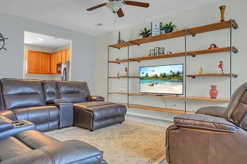 9094 Parlor Dr, Ladson SC 29456-5426 exterior