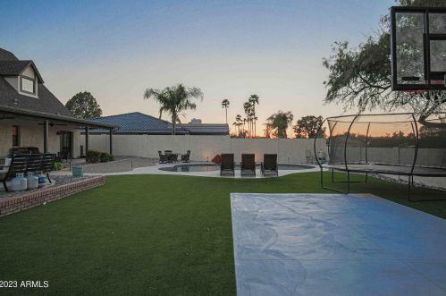 902 Claremont St, Phoenix AZ  85013-1360 exterior