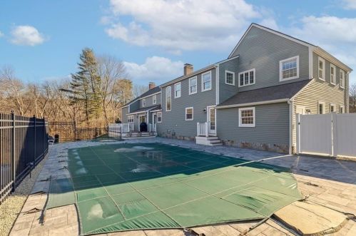 8 Captain Thomson Ln, Hingham MA 02043-3459 exterior