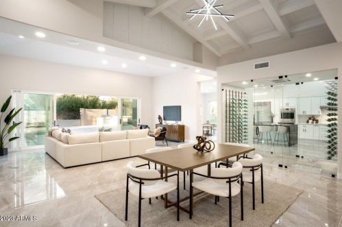 5801 30th St, Phoenix AZ  85016-2401 exterior