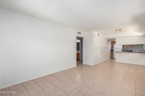 1430 53 Ave, Phoenix AZ 85043-1747 exterior