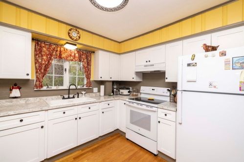 48 Waverly St, Taunton MA  02780-1447 exterior