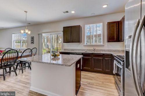 618 Schaeffer Ave, West Deptford NJ 08096-6631 exterior