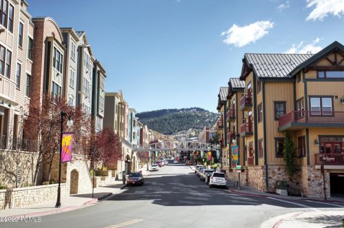 950 Park Ave, Park City UT 84060-5154 exterior