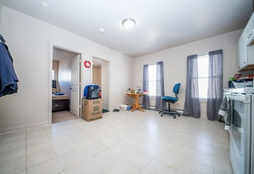 247 Dover St, Fall River MA 02721-2703 exterior