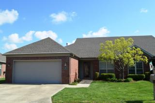 1303 Bent Willow Ln, Louisville, KY 40214-5695