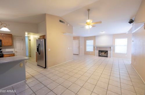 3047 Blackhawk Dr, Phoenix AZ 85050-4822 exterior