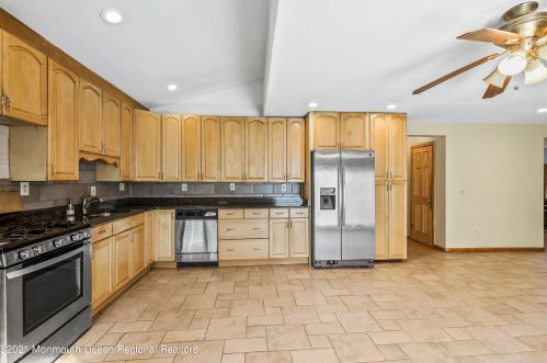 90 Willow Dr, Jackson Twp NJ  08527-3842 exterior