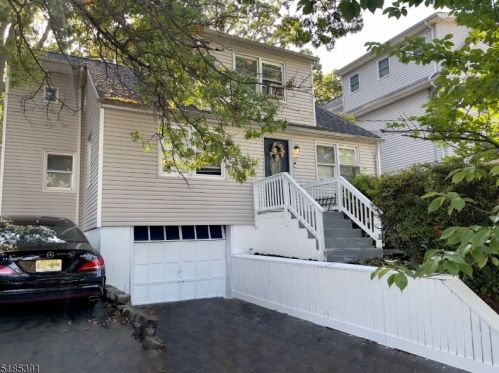 17 Hunkele St, Belleville, NJ 07109-1730