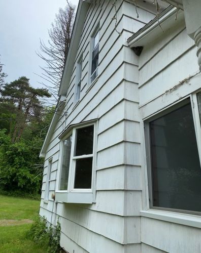 225 Hadley St, South Hadley, MA 01075-1007