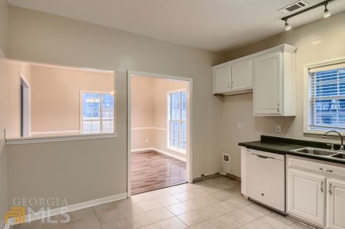 139 Windsor Cir, Stockbridge GA 30281-1864 exterior