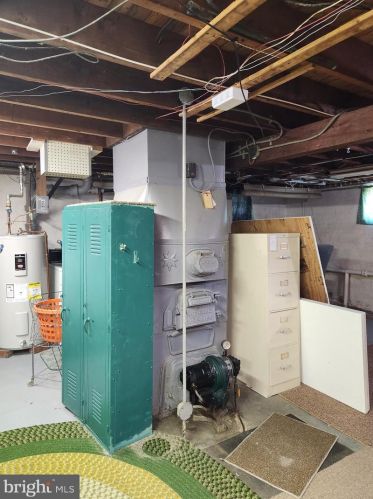 325 Billings Ave, West Deptford NJ 08066-1157 exterior