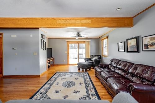 40 Frst Gln Dr, Montgomery MA 01085-4709 exterior