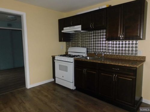 40 Honiss St, Belleville NJ 07109-1052 exterior