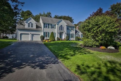 6 Loew Cir, Milton, MA 02186-1044