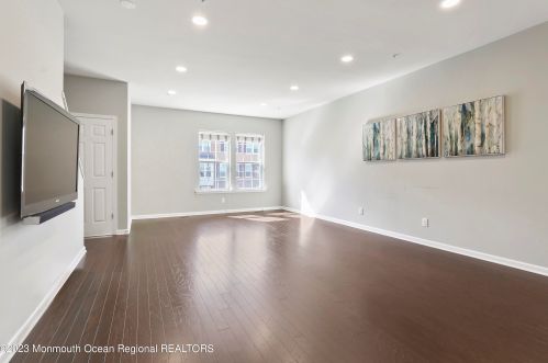 134 Waypoint Dr, Tinton Falls NJ 07724-2184 exterior