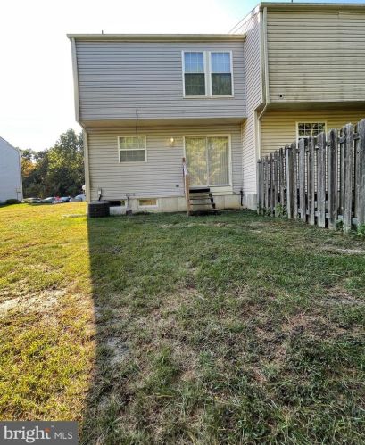 8 Coachlight Dr, Erial NJ 08081-5609 exterior