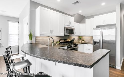 42 Kyle Dr, Tinton Falls NJ  07712-7536 exterior