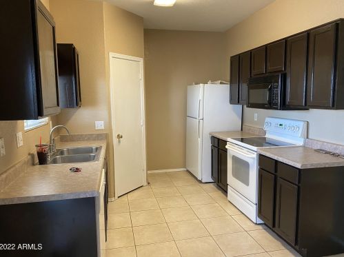 2419 71st Dr, Phoenix AZ  85043-7546 exterior