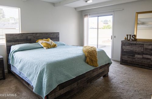 2322 Country Gables Dr, Phoenix AZ 85053-4532 exterior