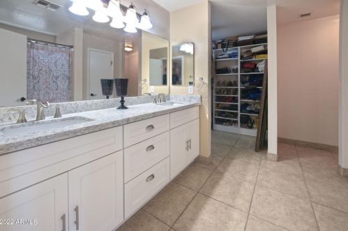 2931 Carson Rd, Phoenix AZ  85041-6340 exterior