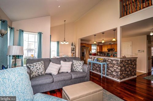 9 Canal Vw Dr, Trenton NJ 08648-1319 exterior