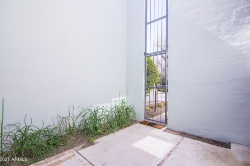 3261 Camelback Rd, Phoenix AZ  85017-3029 exterior