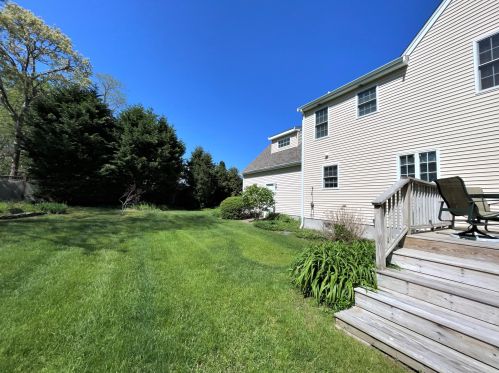 14 Black Loch Dr, Harwich, MA 02645-1147