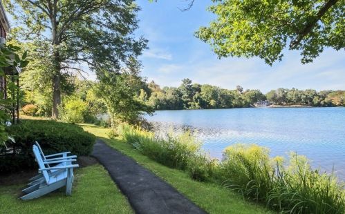 85 Norwood Ave, Newton MA  02459-2117 exterior