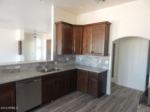 40532 3rd Ave, Phoenix AZ 85086-7203 exterior