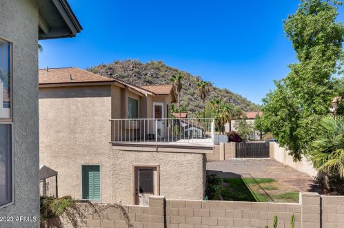 1944 Behrend Dr, Phoenix AZ 85027-3834 exterior