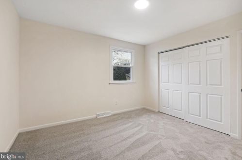 1050 Bennett Dr, West Deptford NJ exterior