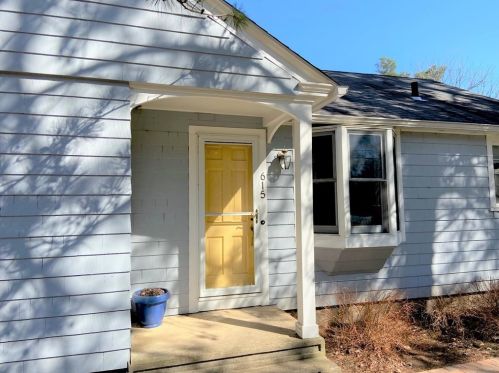 615 Pleasant St, Amherst, MA 01002-1596