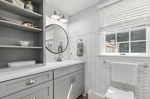 385 Glacier Hl Rd, Eastham MA 02642-2168 exterior