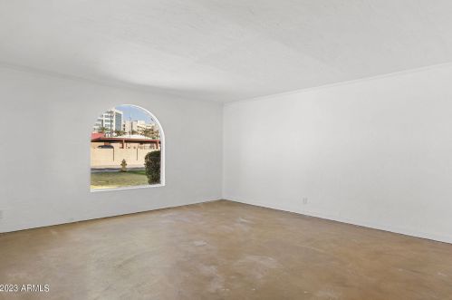 525 Edgemont Ave, Phoenix AZ 85035-1809 exterior