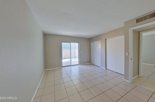 5221 18 Dr, Phoenix AZ 85007-2433 exterior