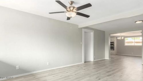 3072 Country Gables Dr, Phoenix AZ  85053-4816 exterior