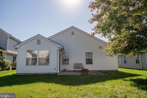 125 Sandpiper Ln, West Deptford NJ 08086-2196 exterior