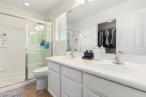 1735 Desperado Way, Phoenix AZ  85085-6329 exterior