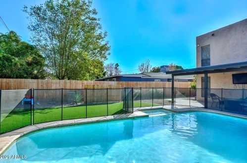 2206 Cambridge Ave, Phoenix AZ 85006-1415 exterior